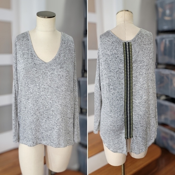 NEW Live and let Live Gray Knit top High Low Hem Ribbon Back Size PL - Picture 2 of 16